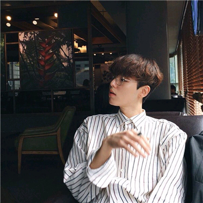 微信清新阳光少年男生头像