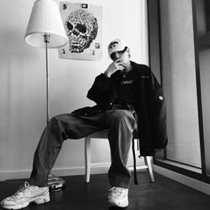 霸气超拽的微信酷炫时尚吸烟男生头像合集下载