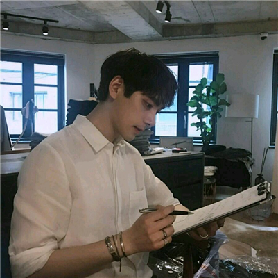 清新文艺微信男生头像