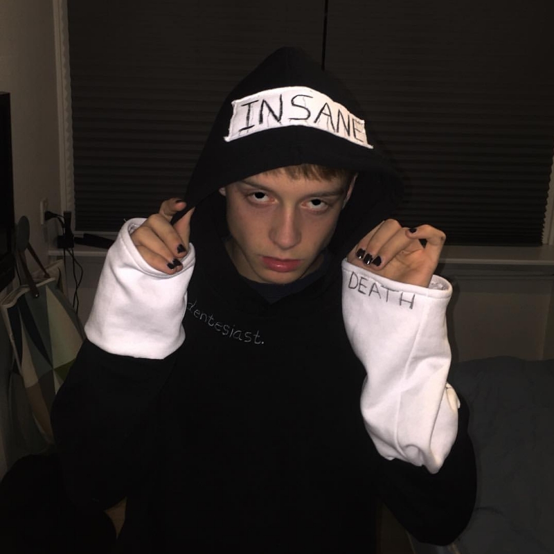 微信简洁寂寞男生头像