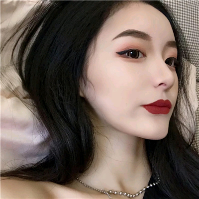 微信时尚气质迷人女生头像