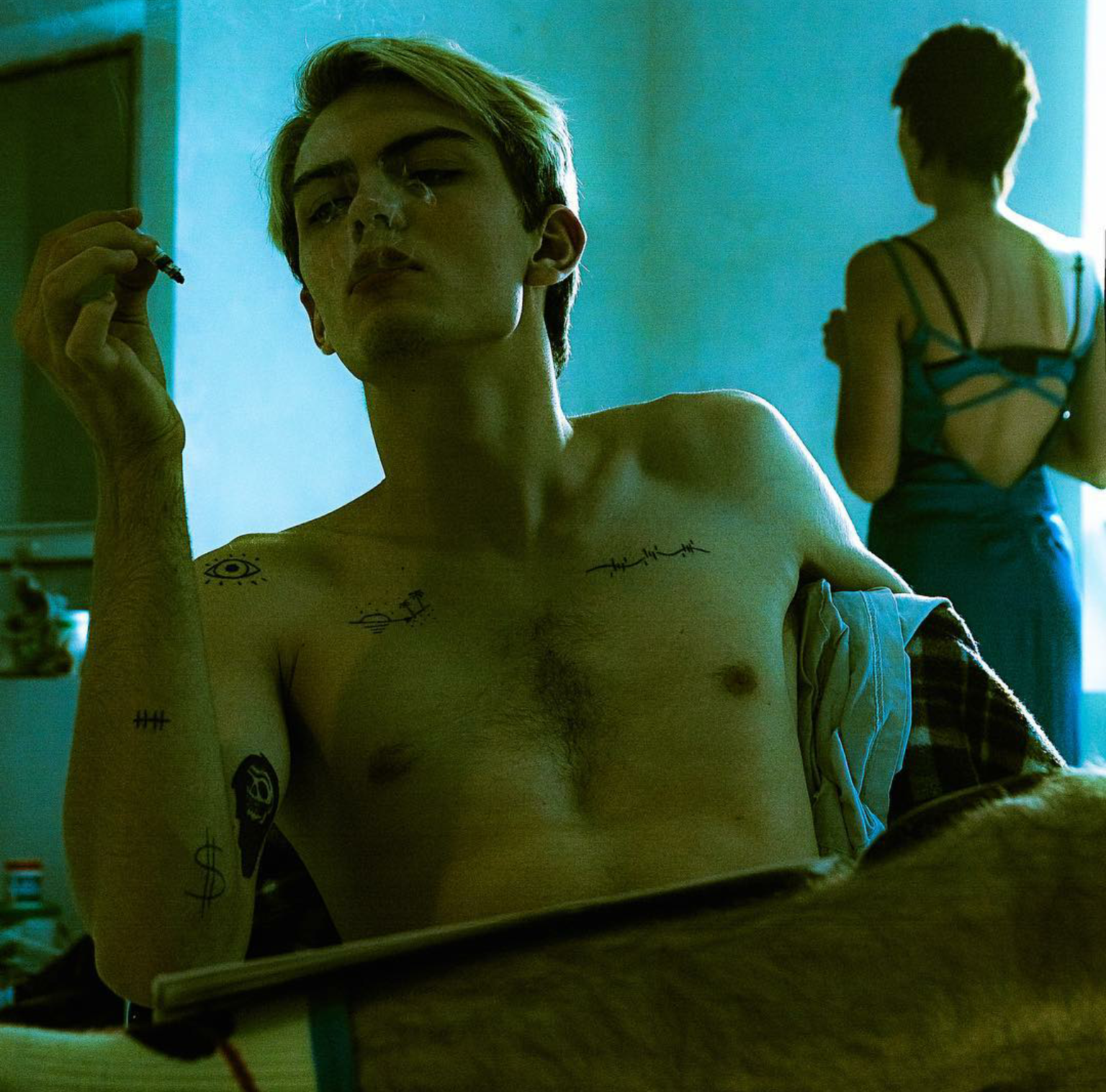 微信简洁寂寞男生头像