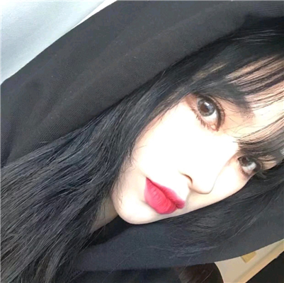 微信时尚气质迷人女生头像