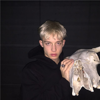 微信气质帅气流行男生头像