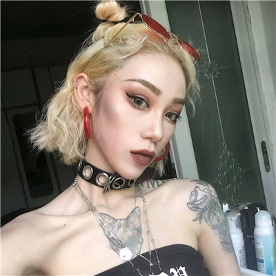 微信时尚气质迷人女生头像