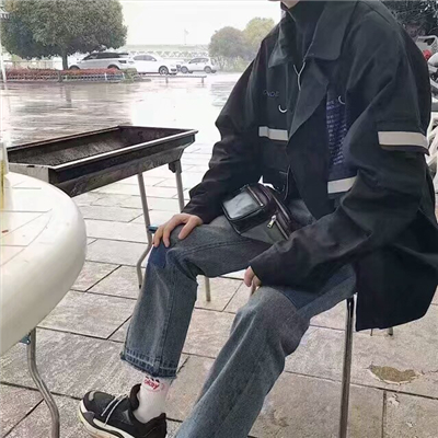 微信简洁寂寞男生头像