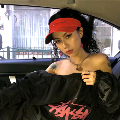 微信时尚气质迷人女生头像