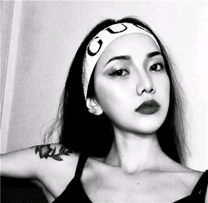 微信时尚气质迷人女生头像