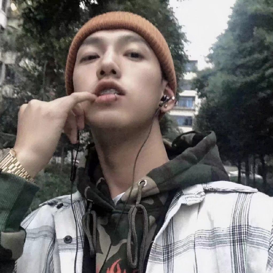 微信简洁寂寞男生头像