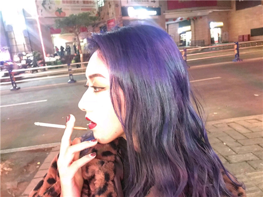 微信时尚气质迷人女生头像