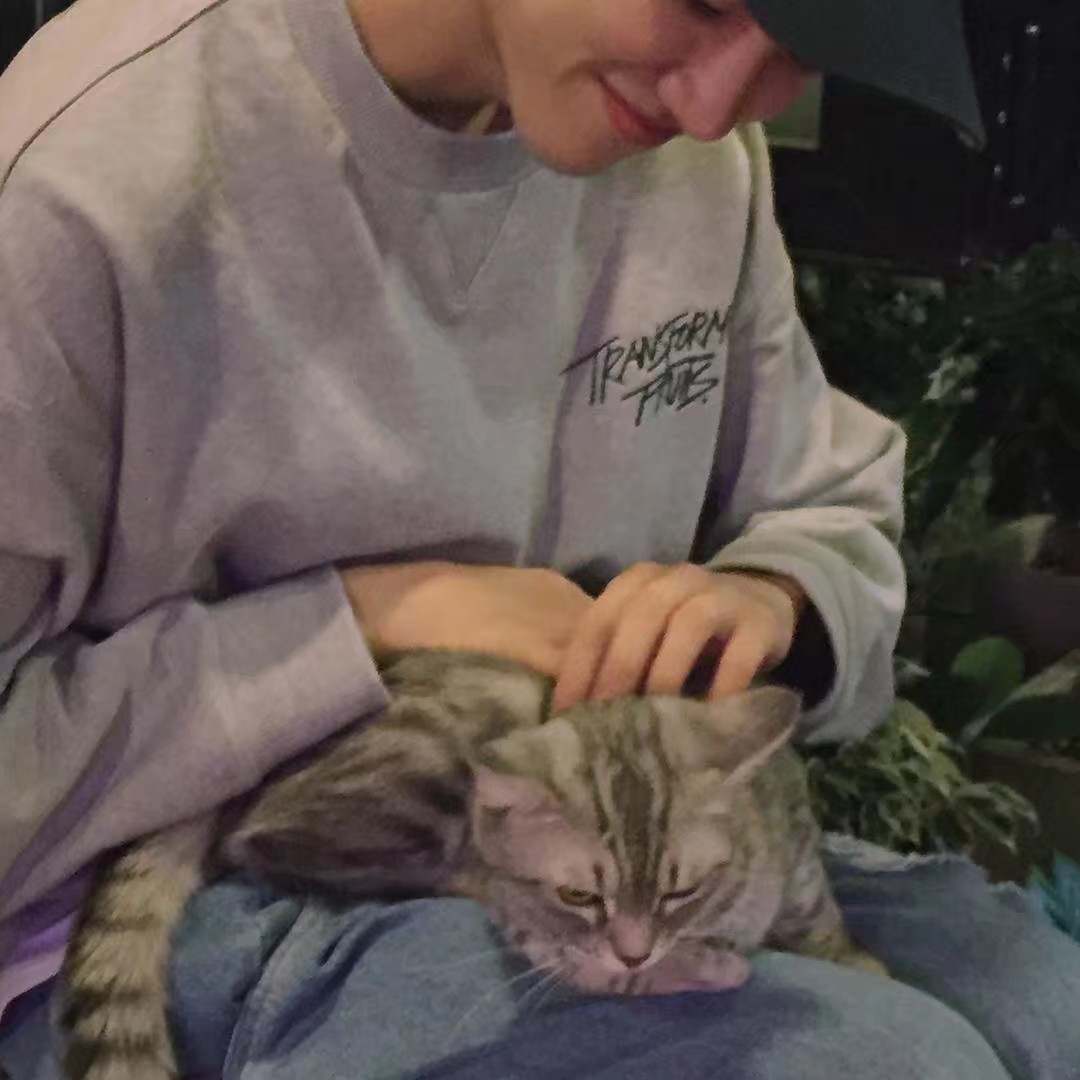 微信简洁寂寞男生头像