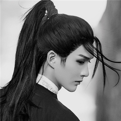 清新阳光帅气男生微信头像