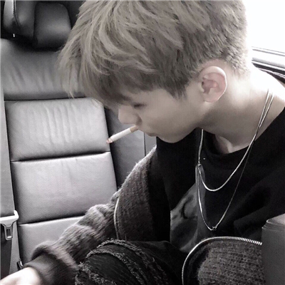 清新阳光帅气男生微信头像