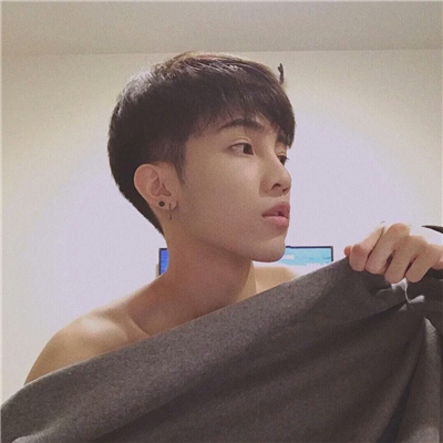 清新阳光帅气男生微信头像