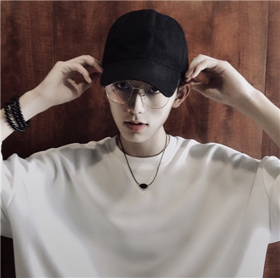 清新阳光帅气男生微信头像