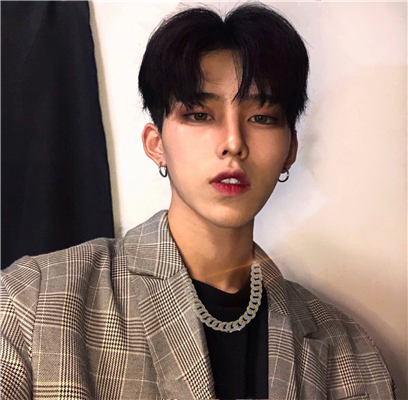 清新阳光帅气男生微信头像