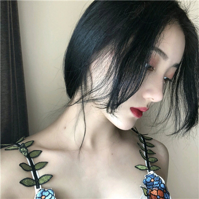 微信文艺时尚霸气女生头像