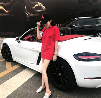 阳光性感迷人女生微信头像