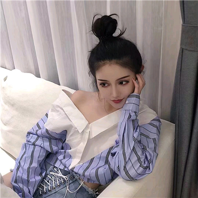 阳光性感迷人女生微信头像