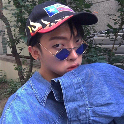 帅气阳光时尚男生微信头像