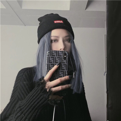 微信文艺时尚霸气女生头像