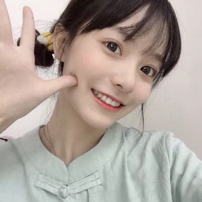 微信清新性感气质迷人女生头像