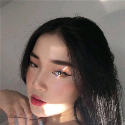 微信阳光迷人清新性感女生头像