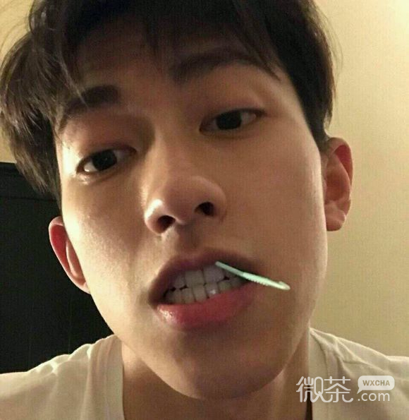 微信帅气寂寞男生头像