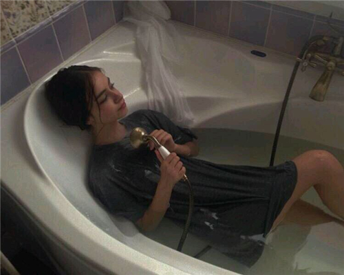 微信冷酷霸气欧美女生头像