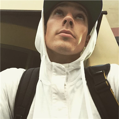 微信冷酷霸气时尚欧美男生头像