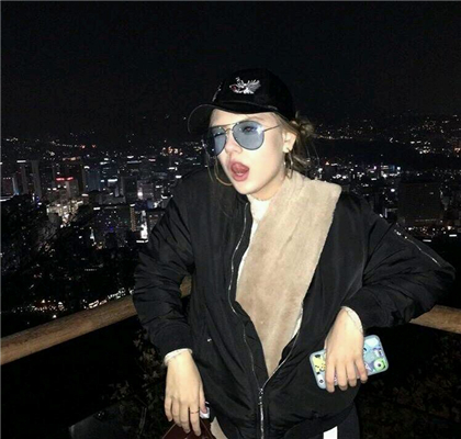 微信冷酷霸气欧美女生头像