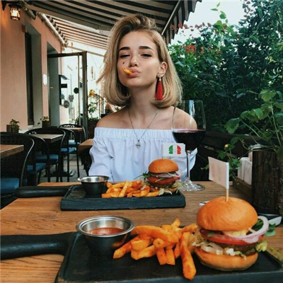 微信冷酷霸气欧美女生头像