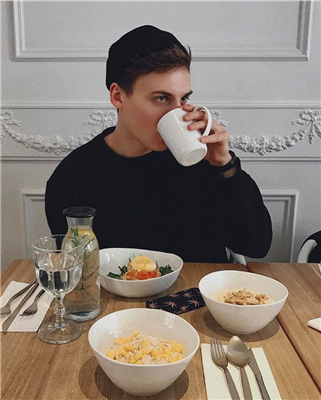 微信冷酷霸气时尚欧美男生头像