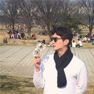 微信清新成熟欧美男生头像