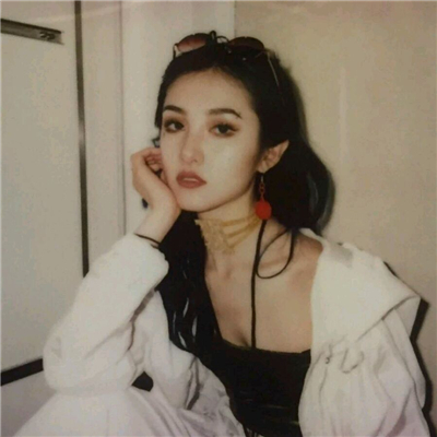 微信冷酷霸气欧美女生头像