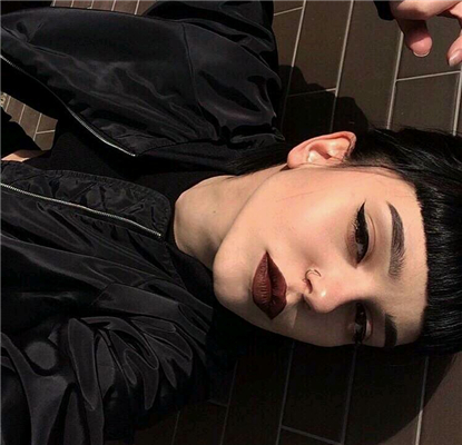 微信冷酷霸气欧美女生头像