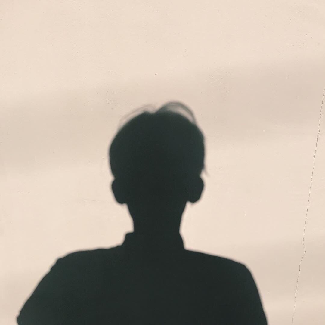 时尚冷酷男生微信头像