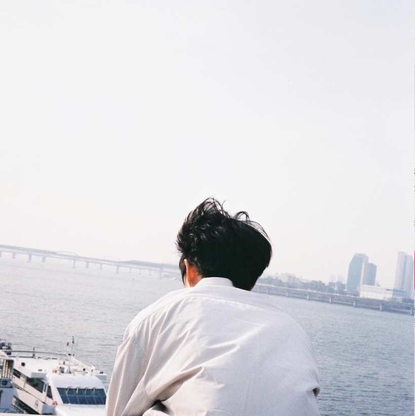 时尚冷酷男生微信头像