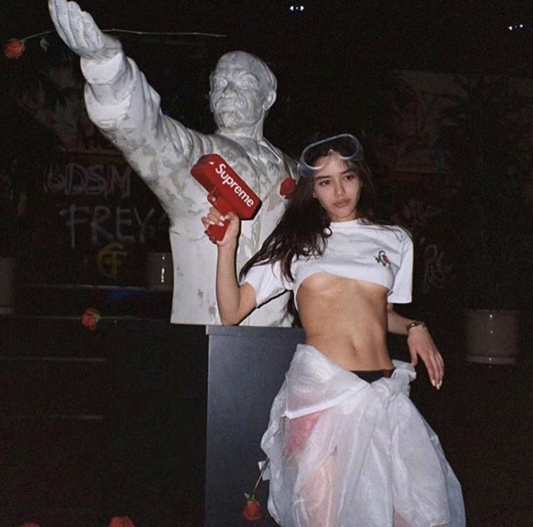 微信冷酷霸气欧美女生头像