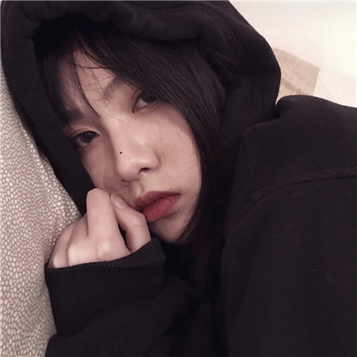 微信漂亮气质冷酷女生头像