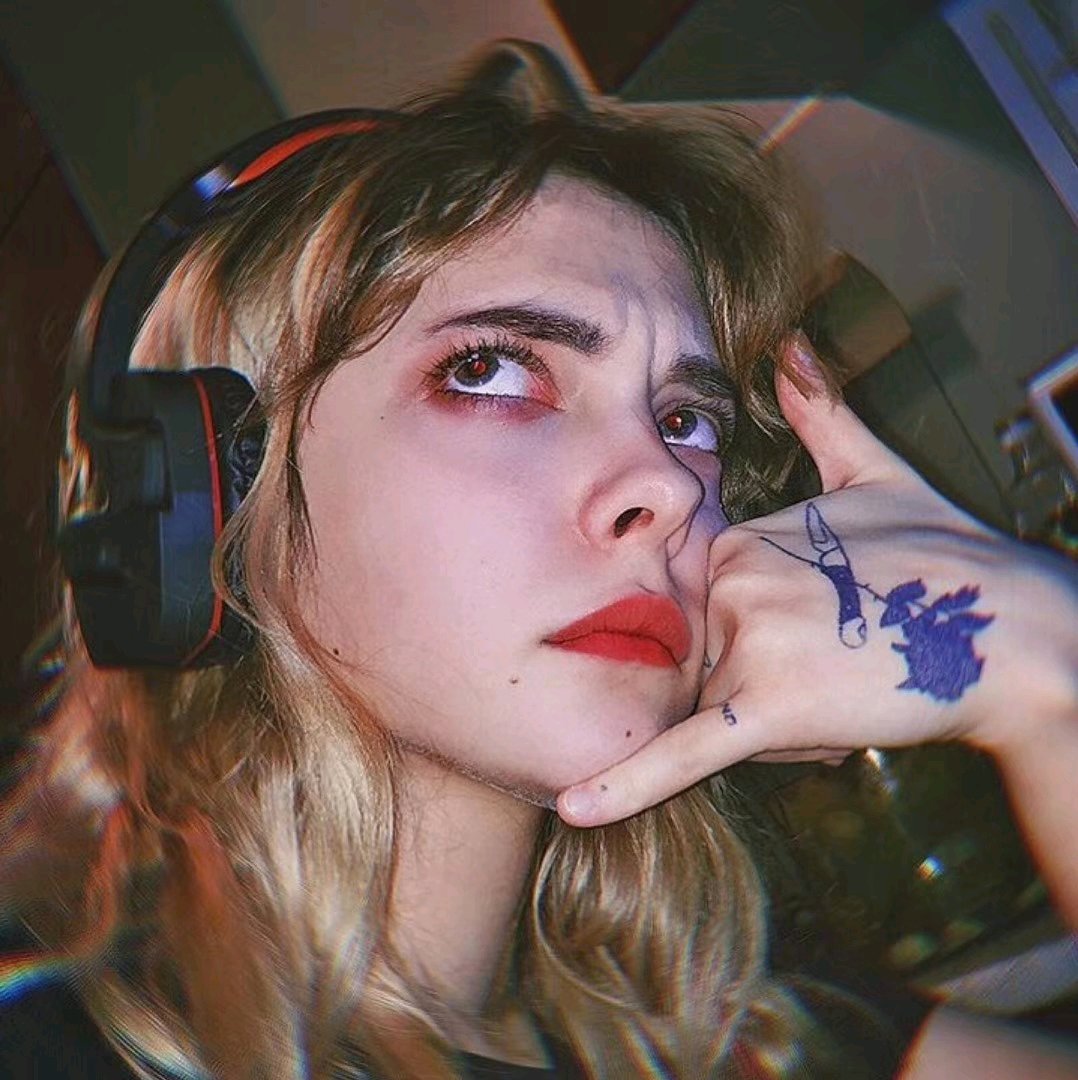 微信冷酷霸气欧美女生头像