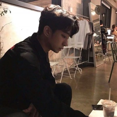 帅气阳刚的微信最新男生头像下载