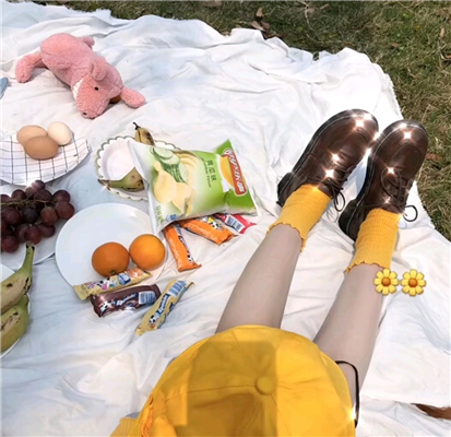 微信时尚阳光性感女生头像