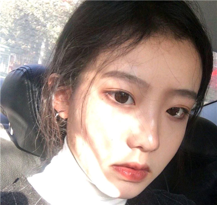 微信粉嫩气质迷人女生头像