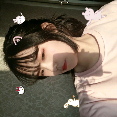 微信时尚阳光性感女生头像