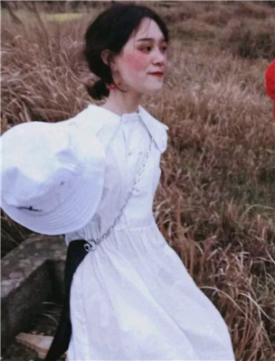 微信时尚阳光性感女生头像