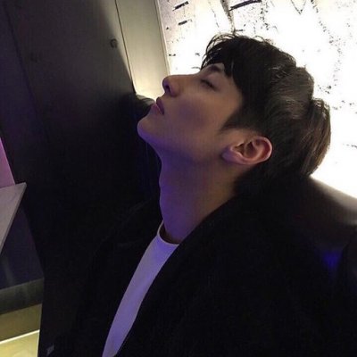 帅气阳刚的微信最新男生头像下载