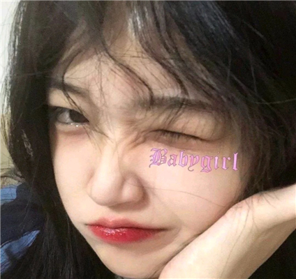 微信粉嫩气质迷人女生头像