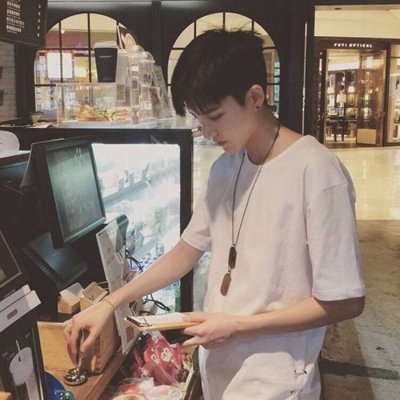 帅气阳刚的微信最新男生头像下载