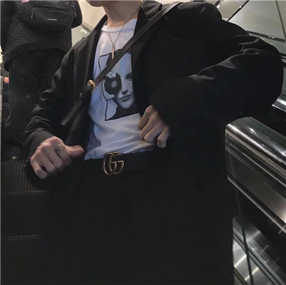微信冷酷迷人性感男生头像